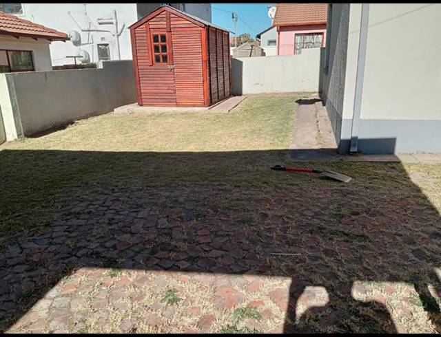 2 BEDROOM PROPERTY TO RENT IN OLIEVENHOUTBOSCH